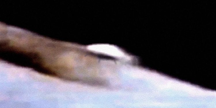 Strange UFO Was Filmed During Apollo 15 Mission That Happened On The Moon Original Source